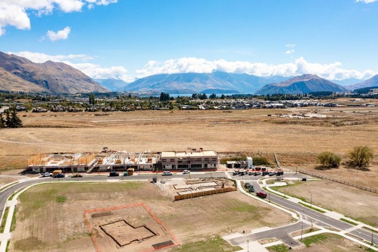 Photo of property in 4 Raspberry Close, Wanaka, 9382