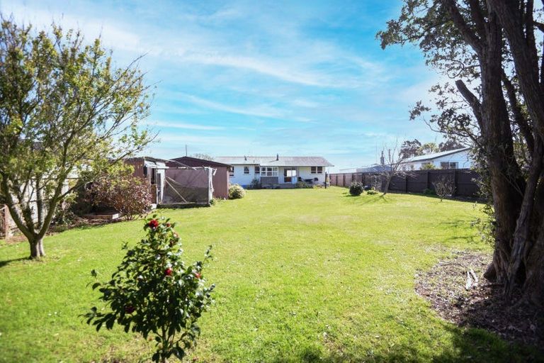 Photo of property in 28 Suther Street, Waverley, 4510