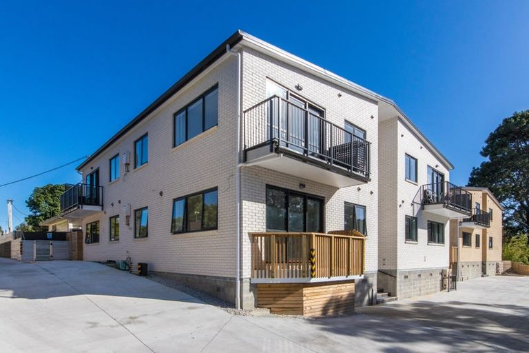 Photo of property in 7/14b Kaponga Crescent, New Lynn, Auckland, 0600