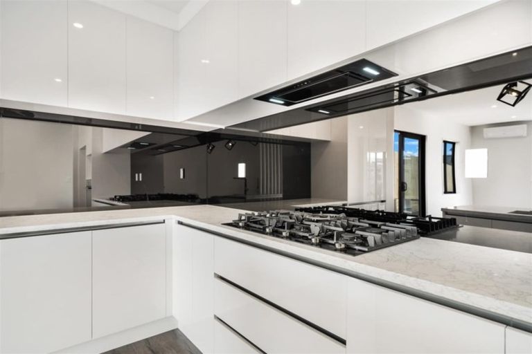 Photo of property in 124 Parkview Drive, Gulf Harbour, Whangaparaoa, 0930