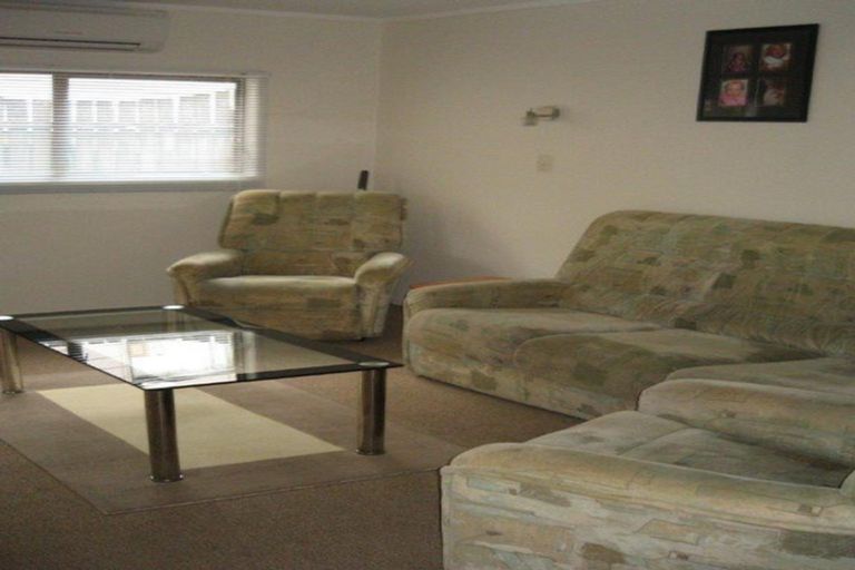 Photo of property in 49 Triangle Road, Massey, Auckland, 0614