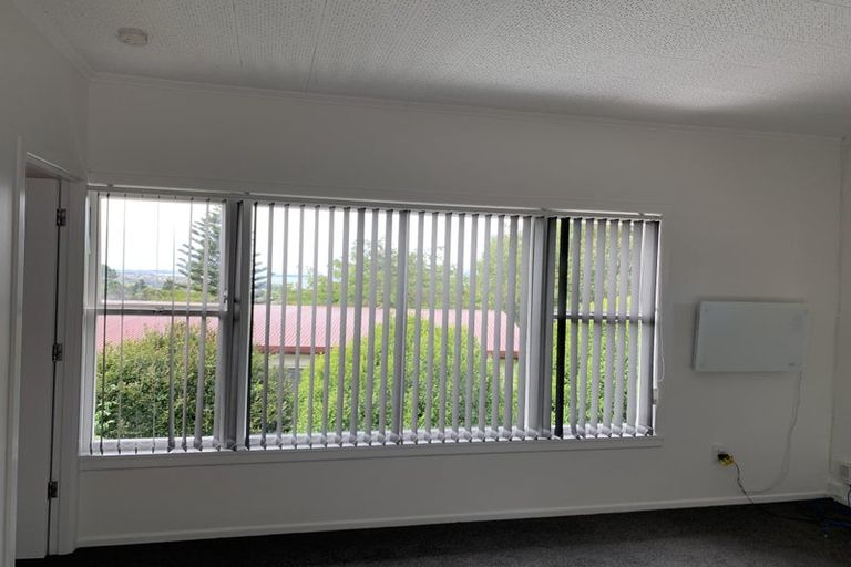 Photo of property in 2/541 East Coast Road, Browns Bay, Auckland, 0630