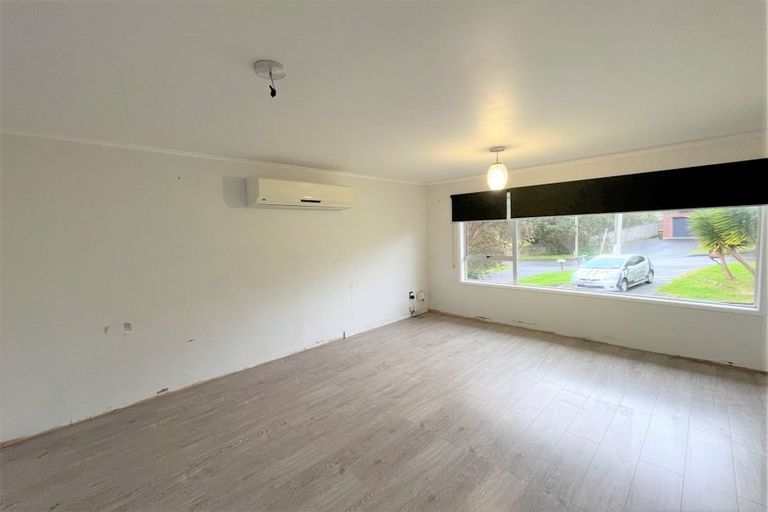Photo of property in 38 Sylvan Crescent, Te Atatu South, Auckland, 0610