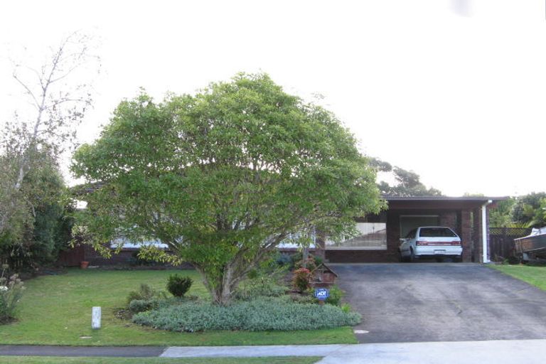 Photo of property in 4 Roysfield Lane, Sunnyhills, Auckland, 2010