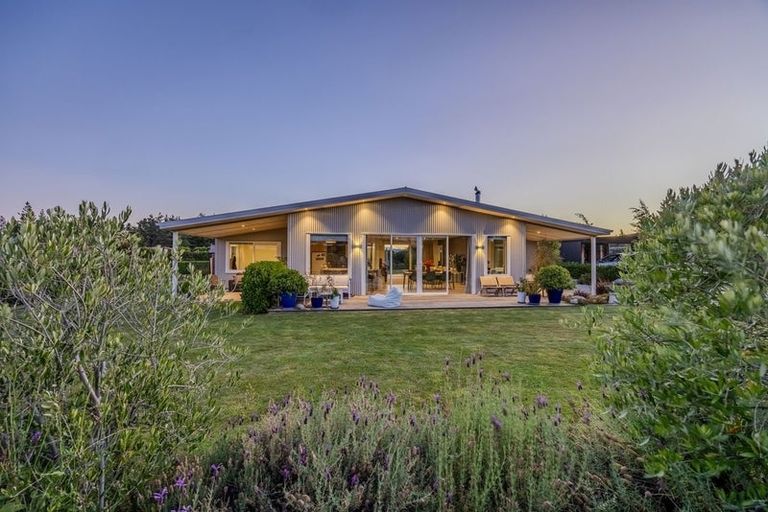 Photo of property in 21 Sam John Place, Lake Hawea, 9382