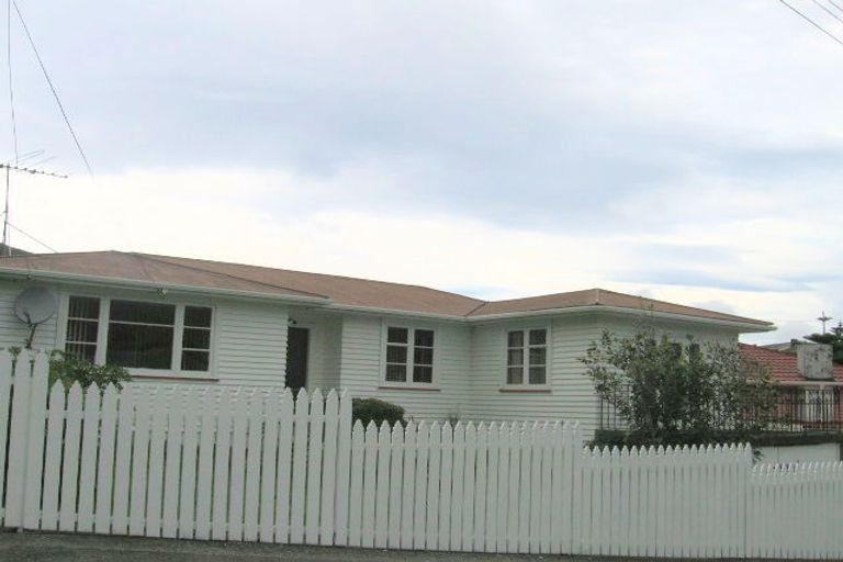 Photo of property in 66 Bell Street, Tawa, Wellington, 5028