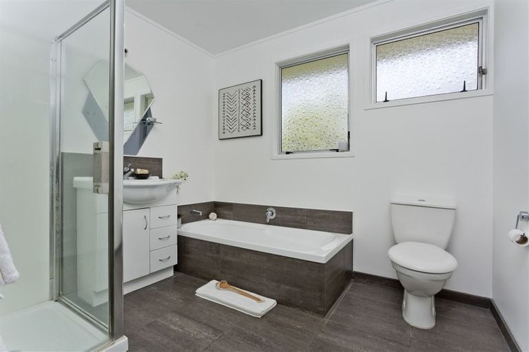 Photo of property in 89 Lynn Road, Bayview, Auckland, 0629