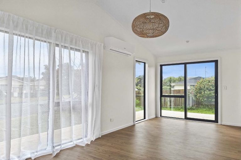 Photo of property in 42 Norfolk Crescent, Otaki Beach, Otaki, 5512