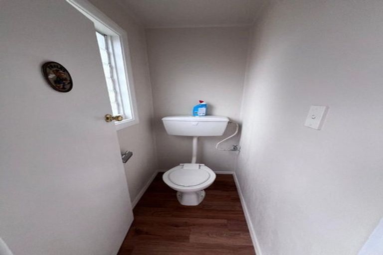 Photo of property in 84 Kaikorai Valley Road, Glenross, Dunedin, 9011