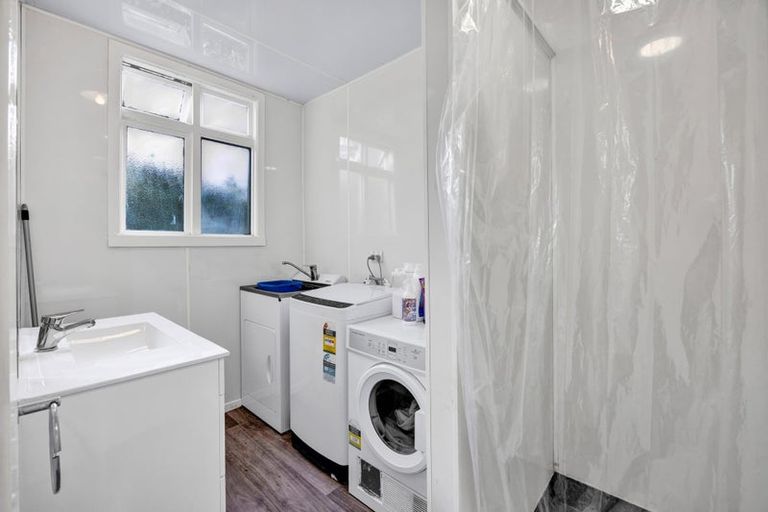 Photo of property in 11 Caplen Street, Hawera, 4610