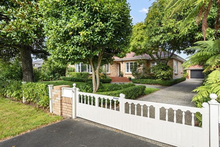 Photo of property in 33 Dalethorpe Avenue, Fairfield, Hamilton, 3214