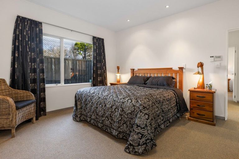 Photo of property in 142 North Parade, Richmond, Christchurch, 8013