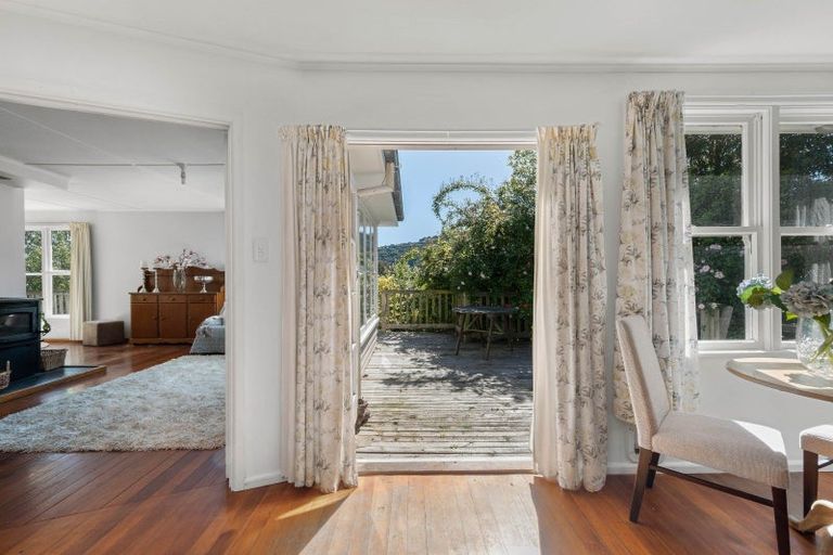 Photo of property in 82 Martindales Road, Heathcote Valley, Christchurch, 8022