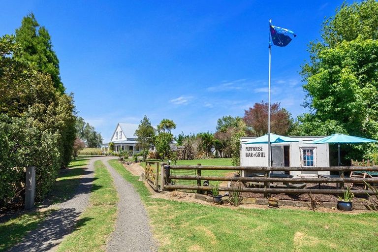 Photo of property in 2179 State Highway 16, Helensville, 0875