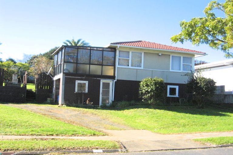 Photo of property in 2 Hobart Crescent, Wattle Downs, Auckland, 2103