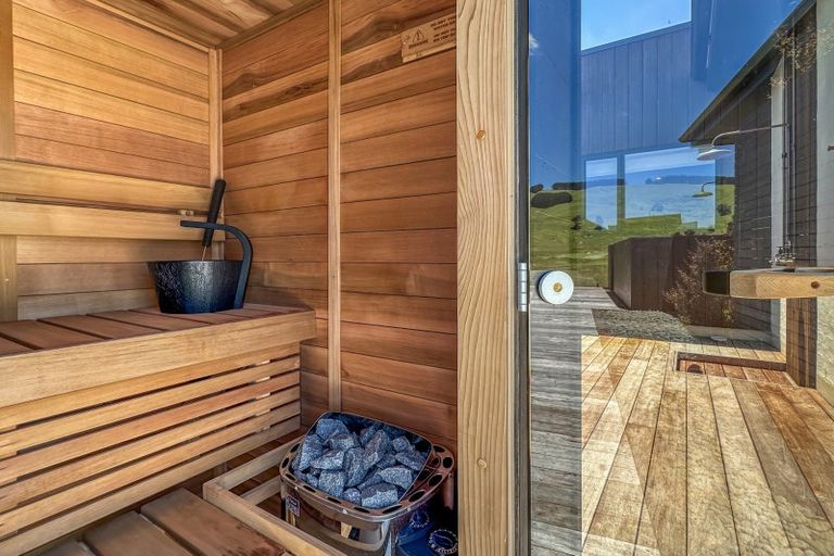 Photo of property in 14 The Fairways, Kinloch, Taupo, 3377