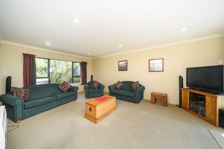 Photo of property in 53 Pacific Drive, Fitzherbert, Palmerston North, 4410