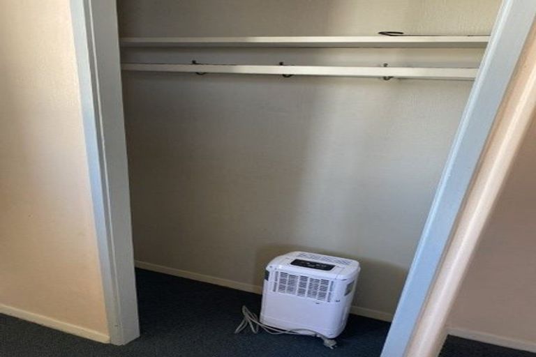 Photo of property in 11 Virgil Place, Northcote, Christchurch, 8052