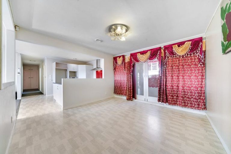 Photo of property in 39 Sunnyside Road, Sunnyvale, Auckland, 0612