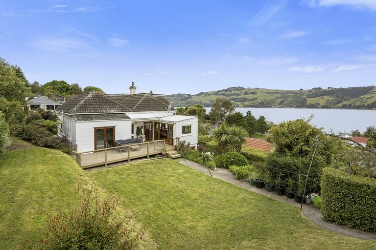 Photo of property in 1 Seddon Street, Ravensbourne, Dunedin, 9022