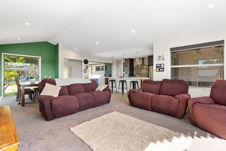 Photo of property in 5 Greenvale Place, Welcome Bay, Tauranga, 3112