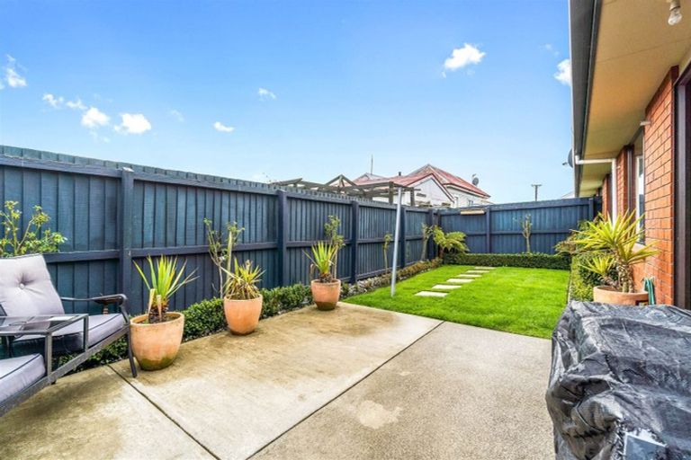 Photo of property in 39 Tyrone Street, Belfast, Christchurch, 8051