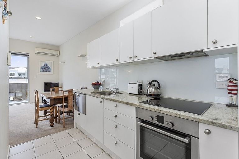 Photo of property in 17d Hania Street, Mount Victoria, Wellington, 6011