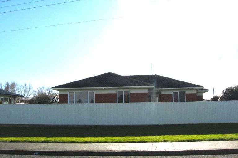Photo of property in 52 Moa Street, Waikiwi, Invercargill, 9810
