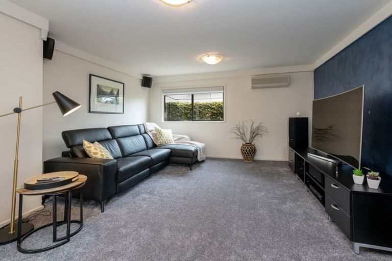Photo of property in 2 Copperfield Terrace, Mellons Bay, Auckland, 2014