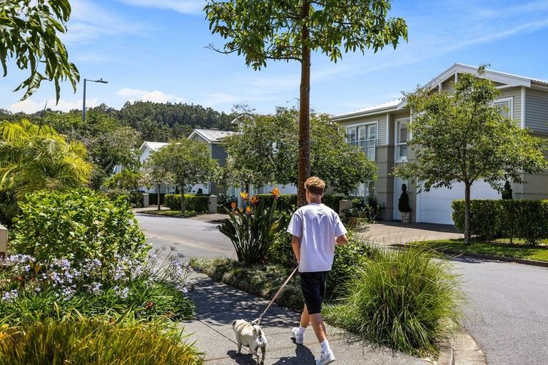 Photo of property in 12 Parkside Drive, Orewa, 0931