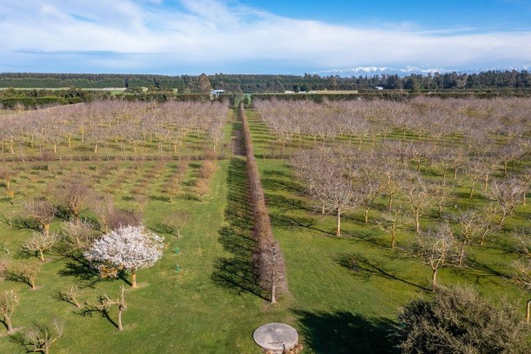 Photo of property in 973 Hoskyns Road, West Melton, Christchurch, 7671