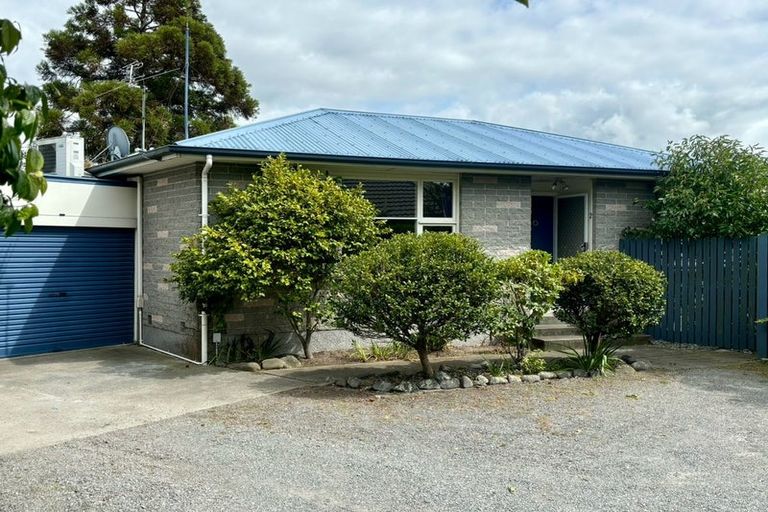 Photo of property in 2/131b Mcfaddens Road, Saint Albans, Christchurch, 8052