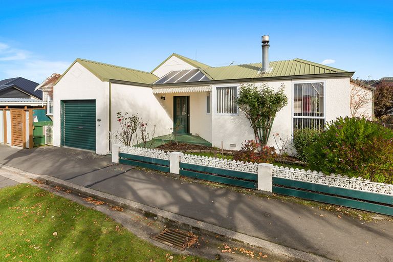 Photo of property in 2 Kings Avenue, South Dunedin, Dunedin, 9012