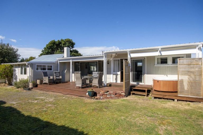 Photo of property in 23 Reserve Road, Waikuku Beach, 7473