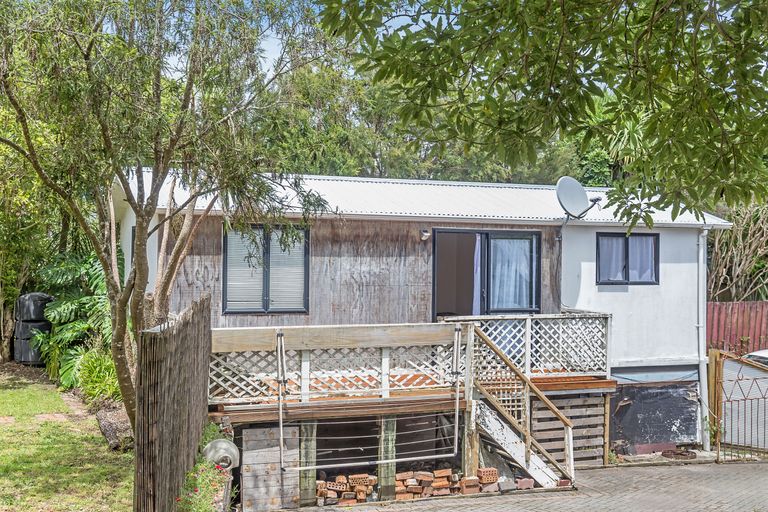 Photo of property in 1/33 Nile Road, Kelston, Auckland, 0602