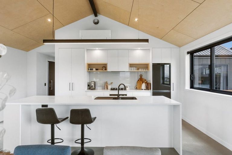 Photo of property in 3 Pepperwood Green, Albert Town, Wanaka, 9305