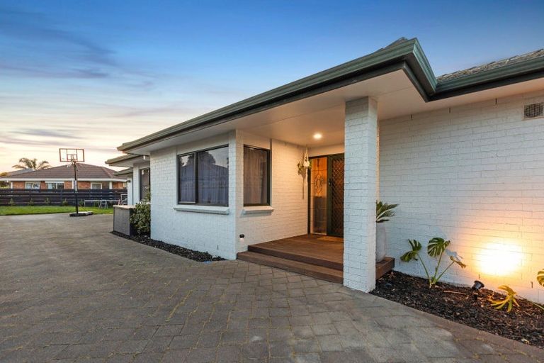 Photo of property in 16 Luculia Drive, Mount Maunganui, 3116