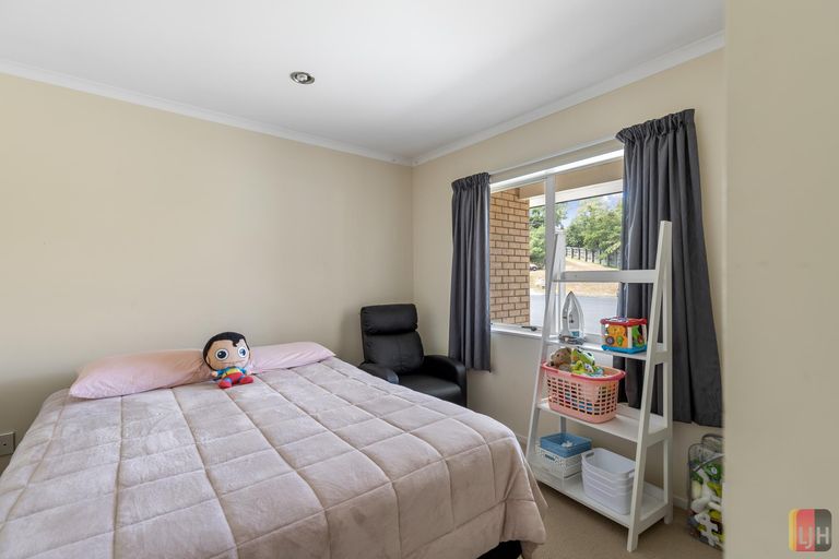 Photo of property in 11 Pandora Rise, Huntly, 3700