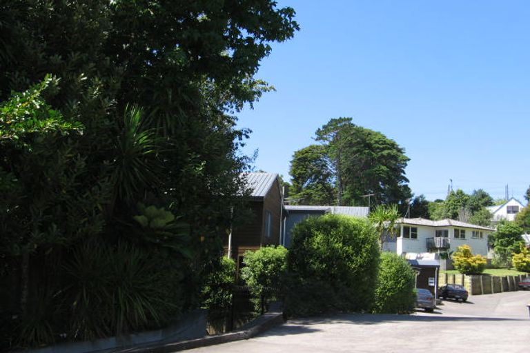 Photo of property in 2/3 Erewhon Place, Birkdale, Auckland, 0626