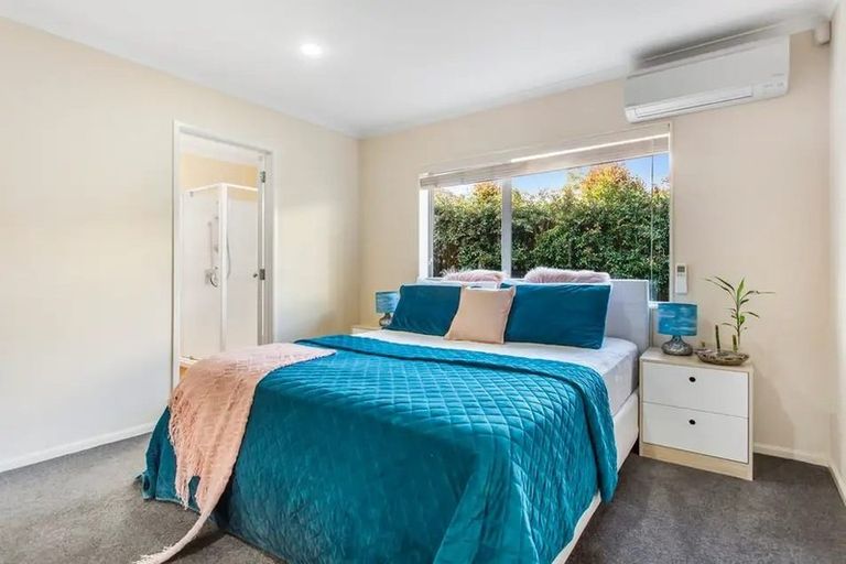 Photo of property in 10 Briar Vale Place, Flat Bush, Auckland, 2016