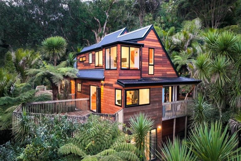 Photo of property in 36 Kereru Grove, Greenhithe, Auckland, 0632