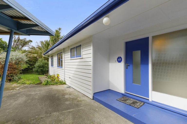 Photo of property in 115 Dowse Drive, Maungaraki, Lower Hutt, 5010