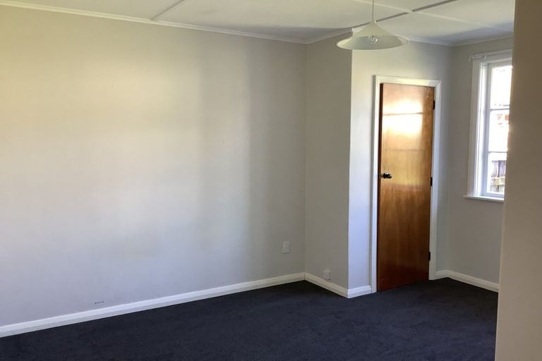 Photo of property in 377 Cambridge Terrace, Naenae, Lower Hutt, 5011