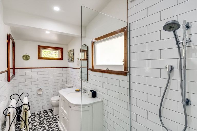 Photo of property in 3 Hooker Avenue, Hospital Hill, Napier, 4110