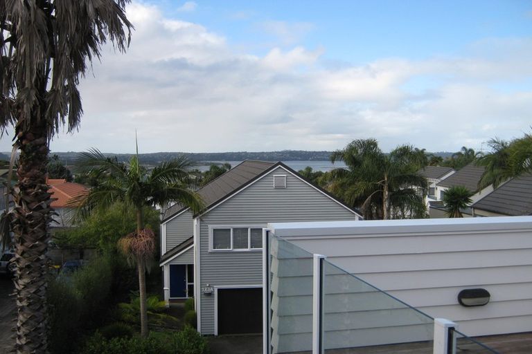Photo of property in 121a Hobsonville Road, West Harbour, Auckland, 0618