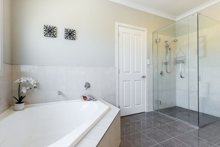 Photo of property in 2a Windsor Terrace, Taradale, Napier, 4112