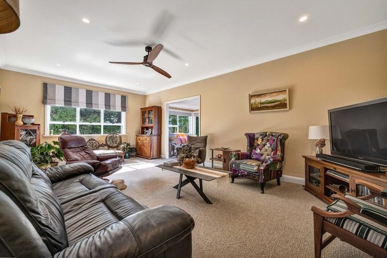 Photo of property in 16 Glen Almond Street, New Plymouth, 4310