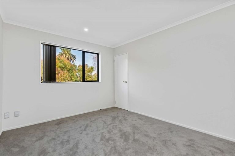 Photo of property in 79a Russell Road, Manurewa, Auckland, 2102