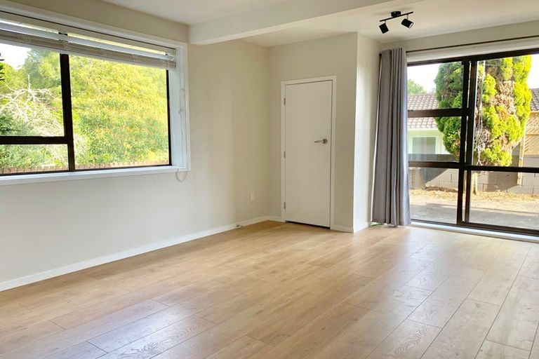 Photo of property in 39 Tamahere Drive, Glenfield, Auckland, 0629