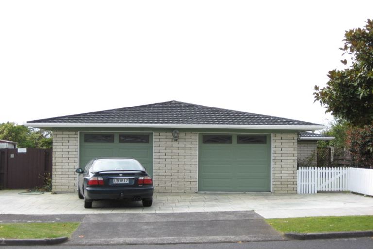 Photo of property in 34 Truby King Street, Merrilands, New Plymouth, 4312